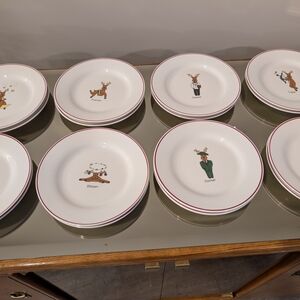 16 Santa's Reindeer-Themed Dessert Or Salad Christmas Holiday Plates Set